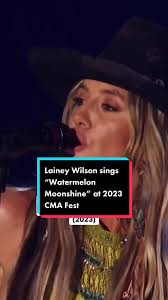 Lainey Wilson 2023