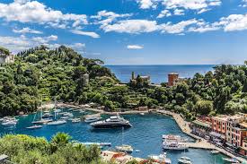 It is a comune located in the metropolitan city of genoa on the italian riviera.the town is clustered around its small harbour, and is known for the. Eight Hotel Portofino In Portofino Ab 300 Angebote Momondo