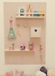 Peg Board Pour Exposer Mes Petites Affaires De Coutures Trop Jolies Pour Etre Cachees Blog Zodio Zodio Blog Deco Deco
