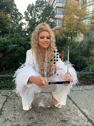 Sie hat mit dem verlobten ihrer besten freundin maja geschlafen. Shirin David Mit Nummer 1 Award Ausgezeichnet Nachrichten Munchen
