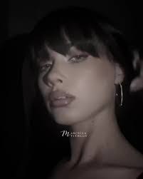 Isabella Reilly's Instagram, Twitter & Facebook