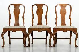 Antique set of 10 queen anne revival dining chairs armchairs circa 1900. Set Of Eight Queen Anne Style Burl Walnut Antique Dining Chairs At 1stdibs