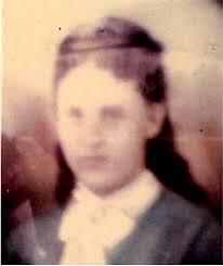 Louisa Payne's Instagram, Twitter & Facebook