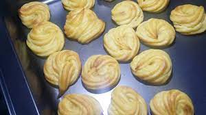 Cream cheese puffs cream puff cakes food receipes savory dessert food yummy food food and drink recipes snack recipes. Cream Puff Mudah Youtube