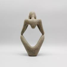 Figuras Decorativas Nova Figura Abstrata Escultura Pensador Arenito Artesanato Escultura De Arte Moderna Decoraca Arte Escultura Esculturas Esculturas De Barro