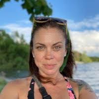 Jenna Hammond's Instagram, Twitter & Facebook