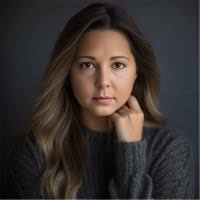 Chloe Lowe's Instagram, Twitter & Facebook