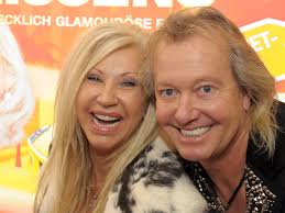 Im Bikini: Carmen Geiss präsentiert ihr XXL-Tattoo