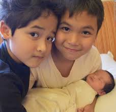 Wali kota kediri abdullah abu bakar membuat kebijakan untuk memberikan rapid tes gratis bagi siswa warga kota kediri yang masuk dalam basis. Timor Abdullah Jamaluddin Abu Bakar Ranc Akbana