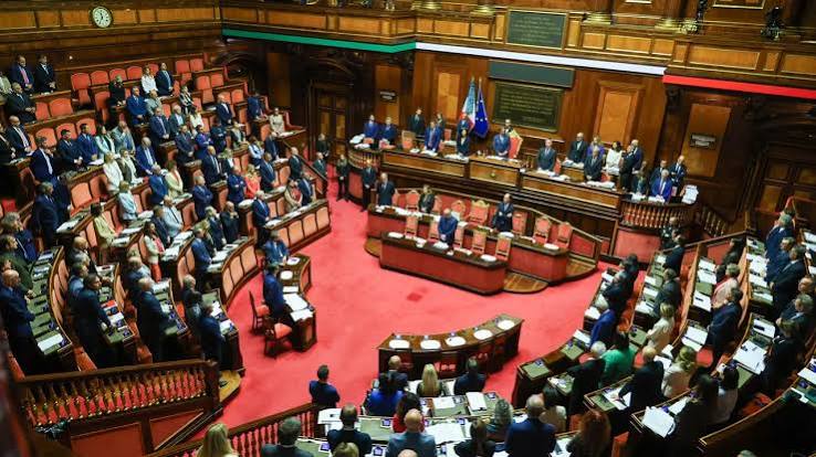 Nuova legge elettorale, cosa cambia e chi è avvantaggiato con lo stop alla soglia anti-frammentazione del 3%