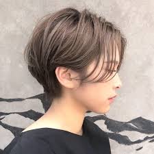 横顔美人ショート ムラタショウリさんはinstagramを利用しています 横顔美人間違いなし 独自のカットで多くの方々お悩みを 解消しています 襟足が収まった ボリュームが出たor収まった 前髪が流しやすくなった 伸びても気になりにくい 頭の形が綺