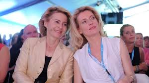 Michel became his country's youngest prime minister in 2014. Maria Furtwangler Und Ministerin Ursula Von Der Leyen Singen Zusammen