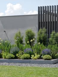 Find great quality and low prices on the best transitional, industrial, and modern farmhouse decor. Garten Unser Garten Im Juni Mxliving Modern Landscaping Modern Garden Backyard Garden Design