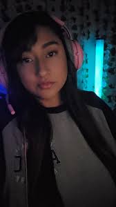 Looking for girl gamers to play with