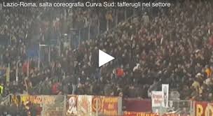 L'illusione della remuntada dura mezz'ora senza prender in curva sud, cuore del tifo giallorosso, sventolio di bandiere. Youtube Lazio Roma Salta Coreografia Curva Sud Tafferugli Nel Settore Video