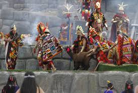 Inti celebración del inti raymi en el museo nacional de historia natural 2.jpg 3,000 × 2,250; Inti Raymi