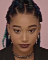 Amandla Stenberg Playing Violin