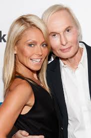 Now, for only the second time since the finale aired in 2004, the six actors reunited for two days to. Dr Fredric Brandt 65 Celebrity Baron Of Botox Is Dead The New York Times