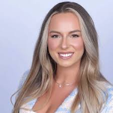 Sabrina Wheeler's Instagram, Twitter & Facebook