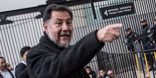 Dec 25, 2018 · desde 1998 fernández noroña ya levantaba polémica al llevar baños para manifestarse por el fobaproa o simular crucificarse por la misma causa. Fernandez Norona Bromea Por Perder Su Vuelo Es Culpa De Amlo