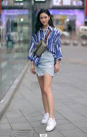 阳光灿烂:“阳光灿烂的日子:温暖与希望交汇的瞬间”:直面反思的...普京签令延长禁止进口西方国家部分食品措施_新京报出品