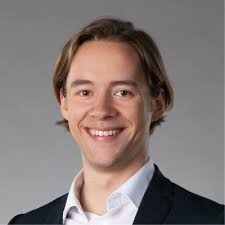 A cozy club with a global reach