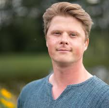 Is a 5spd better than a 4spd? How does it impact fuel economy?