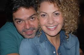 O casal de atores está junto desde 2016. Bruno Mazzeo E Fabiula Nascimento Vao Apresentar O Grande Premio Do Cinema Brasileiro Virgula
