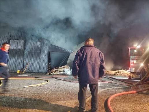 Impactante incendio en Luján