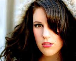 Natalie Moran's Instagram, Twitter & Facebook