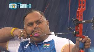 Picture Of The Day: Rakesh Kumar, 39 yo Para-Archer from India, casually  shooting 10s in his RO32 match today, with an extremely heavy rain in the  arena. (He won the match) :