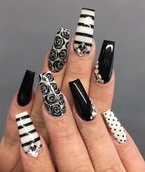 Видео uñas acrilicas coffin blanco translucido канала. Pin De Lorena Menezes En Unas Unas Con Rayas Unas Negras Con Blanco Unas Postizas De Gel