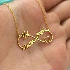 ¿hay algo mejor que una cadena de regalo para tu pareja?, seguro que no, hiciste una excelente elección, con este regalo de seguro sorprenderás a esa persona que tanto amas. Pin De Edwin Gil En Frases Joyas De Parejas Collares De Joyas Joyas De Moda