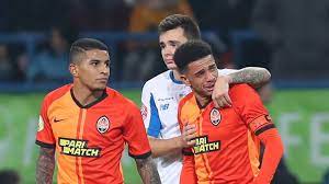 Taison is a attacking midfielder footballer from brazil who plays for shakhtar donetsk in pro evolution soccer 2019. Taison Shakhtar Donetsk Defender Sent Off After Reacting To Racism Sports Illustrated