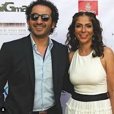 وضعت النجمة منى زكى مولودها الثالث من زوجها النجم أحمد حلمى، منذ يومين تقريبا، إلا أنهما تكتما على الأمر، وعدم الإعلان للجمهور، وذلك حتى تسترد منى زكى عافيتها، واختارا الثنائى إطلاق اسم يونس على مولودهما الجديد. Ù…Ù†Ù‰ Ø²ÙƒÙŠ ØªÙˆØ¬Ù‡ Ø±Ø³Ø§Ù„Ø© Ø­Ø¨ Ù„Ø²ÙˆØ¬Ù‡Ø§ Ø£Ø­Ù…Ø¯ Ø­Ù„Ù…ÙŠ Laha Magazine