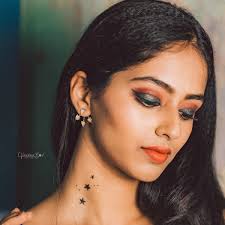 Tryst With Triangles Stud