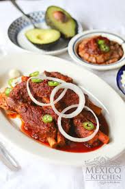 A continuación, te explicamos paso a paso el proceso para poder cocinar estas costillas de cerdo al horno de una manera muy rápida y sencilla. Costillas De Cerdo En Adobo Recetas De Comida Mexicana Muy Faciles