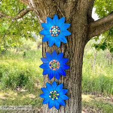 Outdoor Wood Flower Garden Art - Crafting Cheerfully