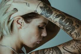 Comme celle qui enlève les rides ? Comment Effacer Ses Tatouages Magazine Avantages