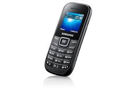 Icemobile Tropical 3 vs. Samsung E1200 ...