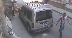 Kedi Kopege Saldirdi Olaya Bicak Ve Silahlar Karisti