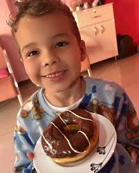 A alegria da criança porque o pai trouxe um @americandaybrasil 🤭❤️