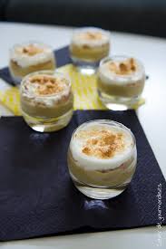 Verrines A La Compote De Rhubarbe Recette Compote Rhubarbe Rhubarbe Dessert Rhubarbe