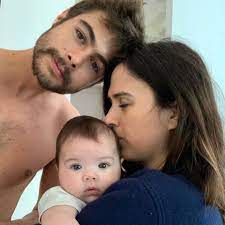 Share the best gifs now >>>. Assessoria Se Pronuncia Apos Tweet De Tata Werneck Sobre Separacao Fabia Oliveira O Dia