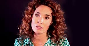 Un choix que la présentatrice du jt de 13h de tf1 a justifié au. Marie Sophie Lacarrau Sa Famille Son Mari Et Son Nouveau Role Au Jt De Tf1