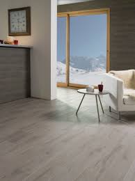 Carrelage Sol Gres Cerame Emaille Les Exclusifs Green Sabia Naturel 15x61 Cm Les Exclusifs Decorati Carrelage Sol Interieur Carrelage Gres Cerame Carrelage