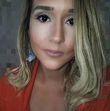 Elina Lopez Social media