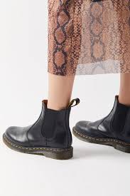 Each season we stock the best range of traditional and contemporary men's chelsea boots from brands including dr martens, delicious junction and. Dr Martens 2976 Smooth Chelsea Boot Urban Outfitters