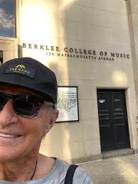 Hi friends, okay, I admit it, I may be a serial walker! I strolled across  Boston Commons, up Newbury Street to Mass Ave, wandered around the Berkeley  School area, and then found