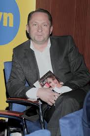 Kamil durczok is an actor, known for телевизионный театр (1953), na uklady nie ma rady (2017) and wiadomosci (1989). Syn Kamila Durczoka Wstydzi Sie Swojego Ojca Podjal Zaskakujaca Decyzje Zycie